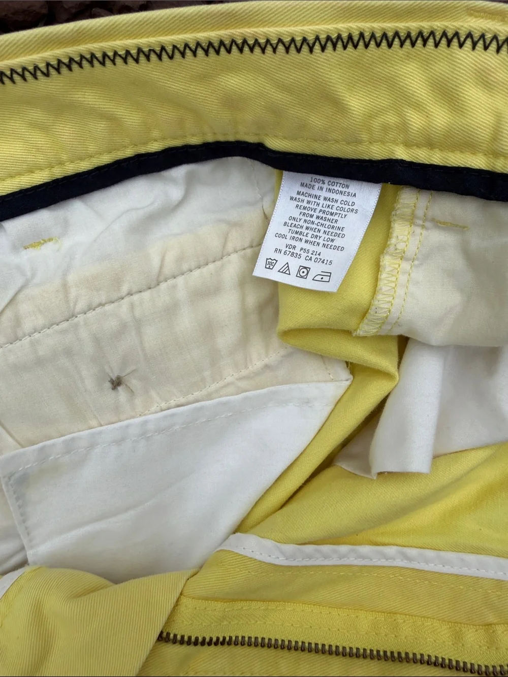 Nautica Bright Yellow Men’s Flat Front Shorts Size 42 like new